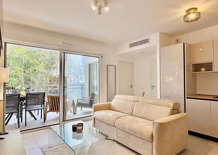 La Bananeraie Cove Apartment, Bord De